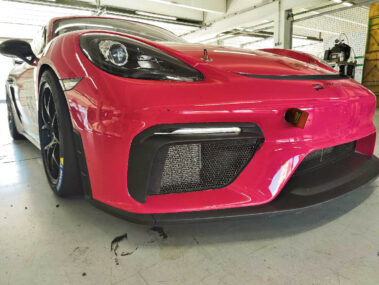 Der Porsche 718 Cayman GT4 ist für solche Rennstrecken Probefahrten