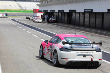 Der Porsche 718 Cayman GT4 ist für solche Rennstrecken Probefahrten