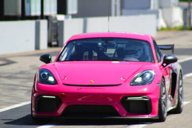 Der Porsche 718 Cayman GT4 ist für solche Rennstrecken Probefahrten